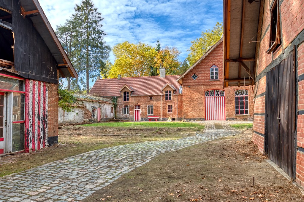 HDR green world greenworld belgie belgique belgium urbex decay verlaten boerderij lost place places kasteeldomein abandoned explorer